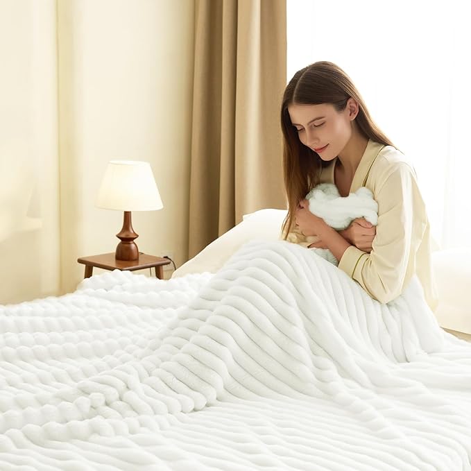 HIMEET Off White Ribbed King Size Blanket for Bed - 300GSM Lightweight Fleece Blanket for Men Women, Large Cozy Sofa Couch Bed Blankets Gifts, Striped Spring Home Room Decor, Off White, 108x90 Inches