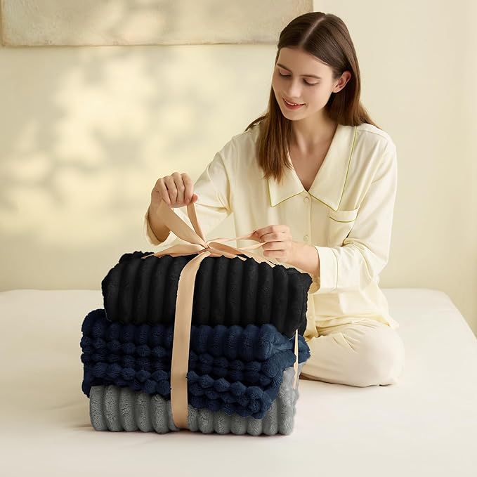 HIMEET Navy Blue Ribbed Throw Blanket for Couch - 300GSM Lightweight Soft Fleece Blanket for Women Men, Cozy Blankets for Mothers Gifts, Striped Spring Home Room Decor, Navy Blue, 50x60 Inches