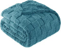 Exclusivo Mezcla Twin Size Flannel Fleece Blanket, Super Soft and Warm Lightweight Checkered Pattern Blanket for All Seasons, 60x80 Inches, Slate Blue