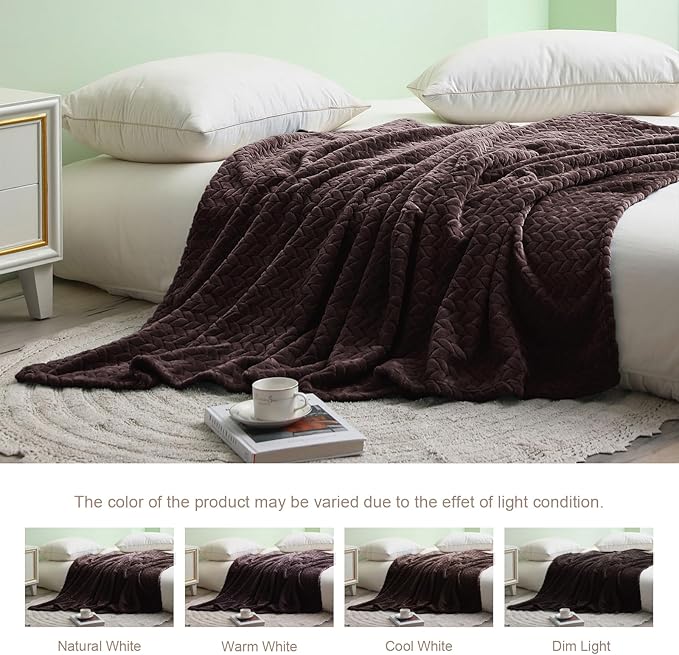 Exclusivo Mezcla Fleece Throw Blanket for Couch and Bed, 50x70 Inches Soft Cozy Jacquard Flannel Blankets, Lightweight Fuzzy Plush Warm Throws for Women, Coffee