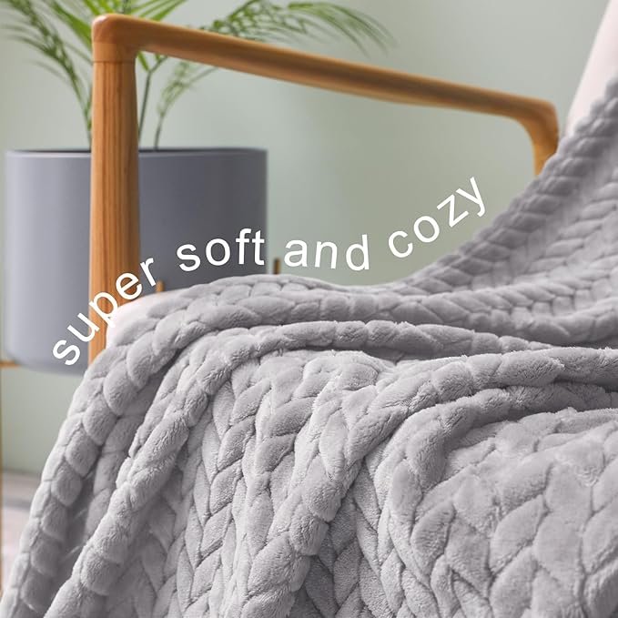 Exclusivo Mezcla Fleece King Size Blanket for Bed, 90x104 Inches Soft Cozy Jacquard Flannel Blankets, Lightweight Fuzzy Plush Warm for Women, Light Grey