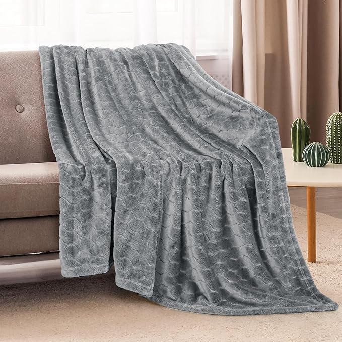 TOONOW Fleece Bed Blanket King Size 90x108 inches, Super Soft Fluffy Fuzzy Plush Blanket Geometric Pattern Cozy Microfiber Flannel Blankets for Couch, Bed, Sofa, Light Grey