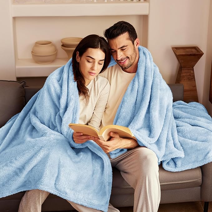 Exclusivo Mezcla Plush Fuzzy Fleece Bed Blanket Twin Size, Super Soft, Fluffy and Warm Blankets for Couch, Bed, All Season (Light Blue, 90x66 Inches)