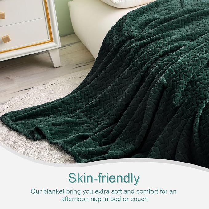 Exclusivo Mezcla Fleece Twin Size Blanket for Bed, 60x80 Inches Soft Cozy Jacquard Flannel Blankets, Lightweight Fuzzy Plush Warm for Women, Forest Green