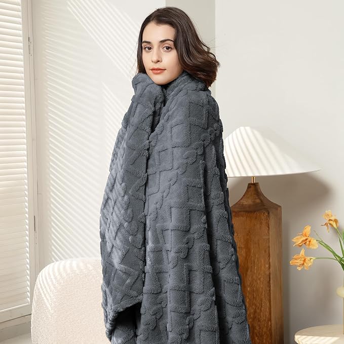 Aganear Flannel Throw Blanket - Cozy Soft Lightweight Fuzzy Throw Blanket for Women Portable Throw Blankets for Couch, Warm Present for Birthday, Christmas, Halloween, Housewarming(50"x60", Gray)